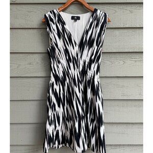 Banana Republic Black White Abstract Ikat Sleeveless V Neck Dress